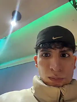  Tomy08calderon online show from April 18, 1:19 am