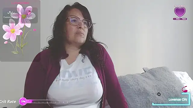 Snapshot of honeyhot_paty chatting on September 13, 7:11 pm honeyhot paty online show from September 13, 7:11 pm