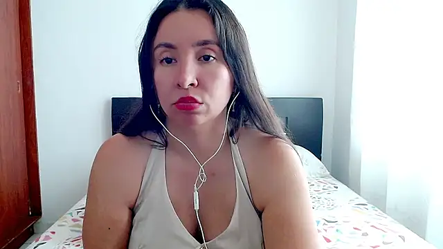 Snapshot of emely_sexx20 chatting on October 9, 4:22 pm emely sexx20 online show from October 9, 4:22 pm
