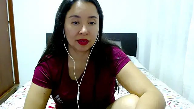Snapshot of emely_sexx20 chatting on September 25, 11:02 pm emely sexx20 online show from September 25, 11:02 pm
