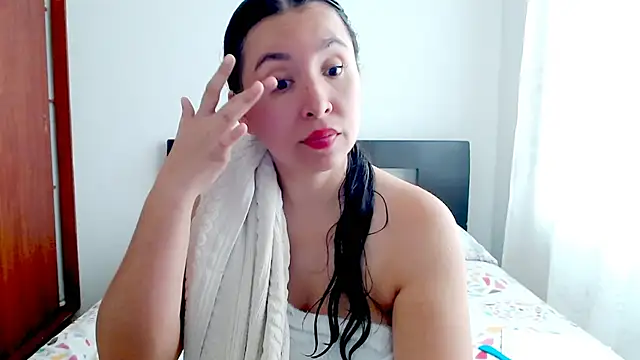 Snapshot of emely_sexx20 chatting on September 21, 3:54 pm emely sexx20 online show from September 21, 3:54 pm