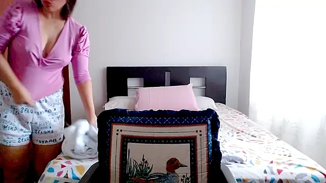 emely sexx20 online show from November 24, 3:36 pm