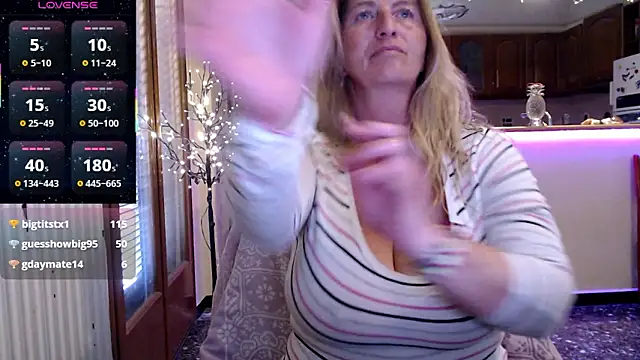 JennaDeluxe online show from March 5, 9:38 am