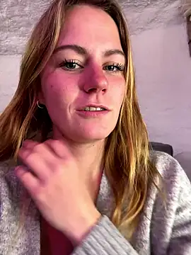 selenaluvv online show from January 9, 4:22 pm