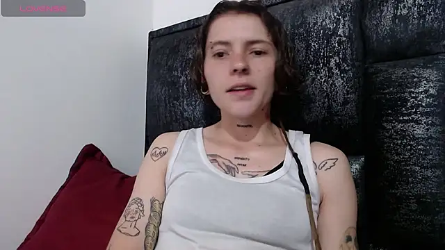 Snapshot of pretty_cristal69 chatting on September 14, 8:51 pm pretty cristal69 online show from September 14, 8:51 pm