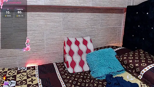 Snapshot of pretty_cristal69 chatting on October 11, 12:48 am pretty cristal69 online show from October 11, 12:48 am