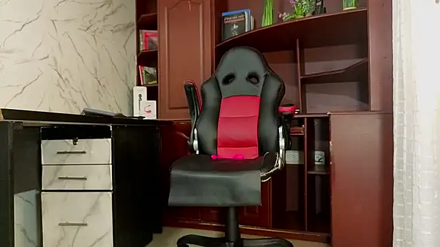 MissEscarleth online show from December 23, 3:10 am