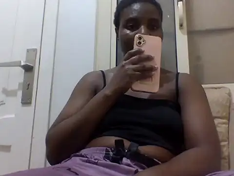 queenzuena online show from May 28, 9:02 pm