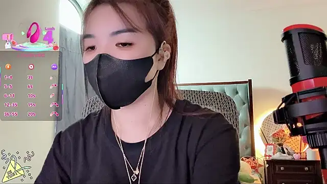 Snapshot of Berrysweet_68 chatting on October 9, 6:50 am Berrysweet 68 online show from October 9, 6:50 am