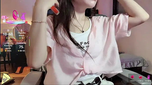 Snapshot of Berrysweet_68 chatting on October 3, 4:23 pm Berrysweet 68 online show from October 3, 4:23 pm