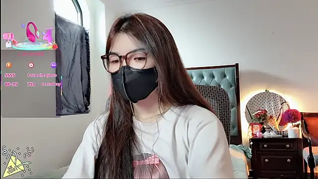 Snapshot of Berrysweet_68 chatting on October 17, 9:12 am Berrysweet 68 online show from October 17, 9:12 am