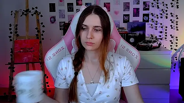 Snapshot of AliceCharmy chatting on September 9, 2:06 pm AliceCharmy online show from September 9, 2:06 pm