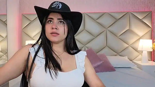 Brenda Garcia online show from September 11, 8:31 pm