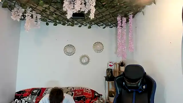 oliverhot2005 online show from October 5, 10:48 pm