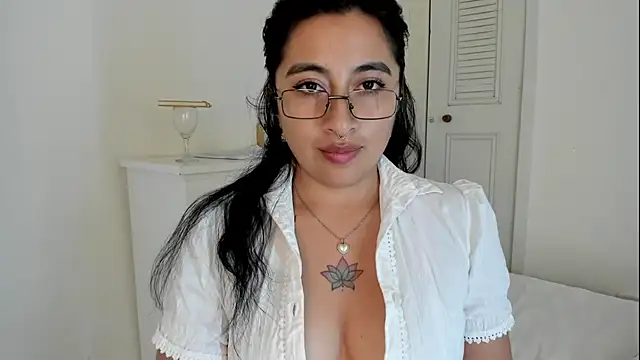 LisaHadwin online show from April 5, 5:23 pm