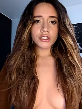 maliciaworld online show from February 5, 6:44 pm