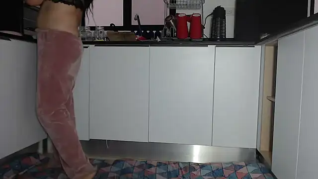 HellenLatin online show from March 25, 12:05 am