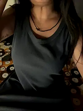 Snapshot of shuhana_ chatting on September 18, 12:53 am shuhana online show from September 18, 12:53 am