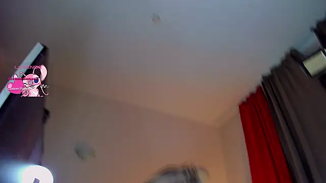 HunnyWifey online show from October 16, 8:55 pm