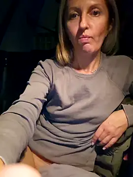 Snapshot of Miss____Mia_ chatting on October 6, 4:23 pm Miss Mia online show from October 6, 4:23 pm