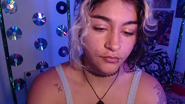 Snapshot of abril666 chatting on October 9, 4:44 pm abril666 online show from October 9, 4:44 pm