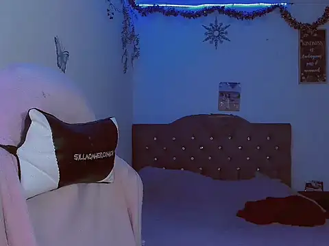 madisonx17 online show from February 25, 12:42 am