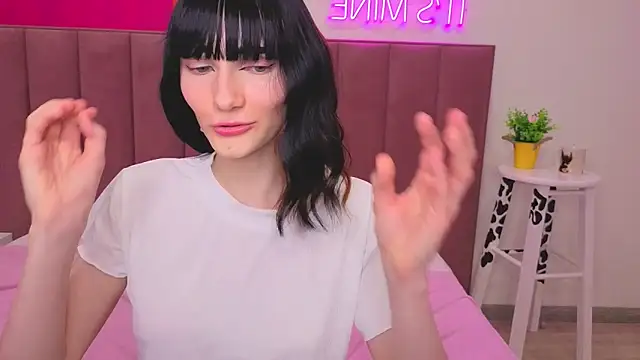 Lili flowerr online show from June 16, 11:55 am