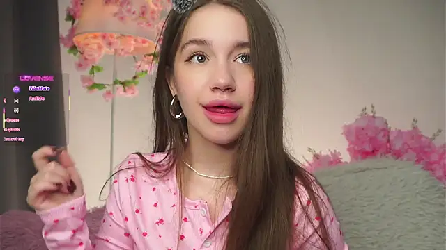 AmiLewis online show from October 28, 1:22 am