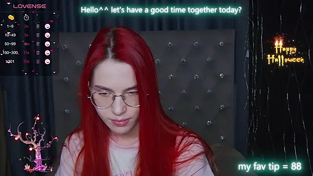 Snapshot of EmilyKents chatting on October 18, 2:03 am EmilyKents online show from October 18, 2:03 am