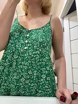 Yourdirtybitch online show from February 12, 7:32 am