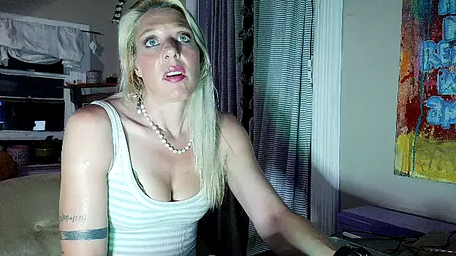 Glamazonx online show from June 4, 3:12 am