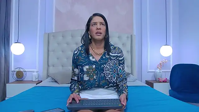 Snapshot of JoannaCox chatting on September 10, 6:41 pm JoannaCox online show from September 10, 6:41 pm