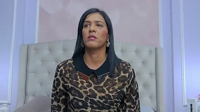 Snapshot of JoannaCox chatting on October 10, 8:14 pm JoannaCox online show from October 10, 8:14 pm
