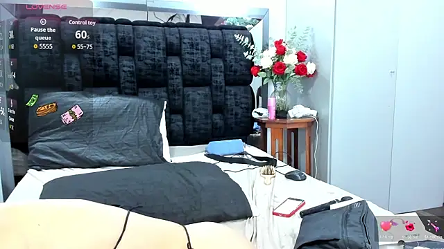 Snapshot of Arianna_Jones1 chatting on September 25, 1:59 am Arianna Jones1 online show from September 25, 1:59 am