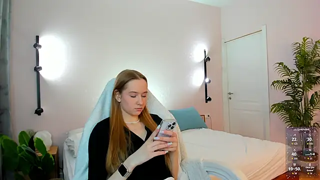 Sweett Monica online show from March 20, 1:10 am