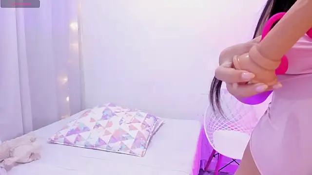 andrea osorio  online show from November 9, 12:12 pm