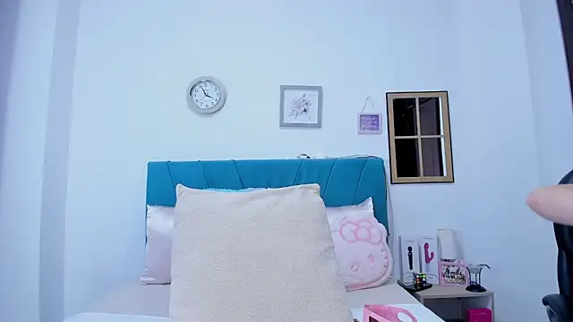 kamila lopez online show from March 13, 8:43 pm