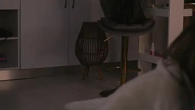 ButterflyLeah online show from December 19, 2:27 am