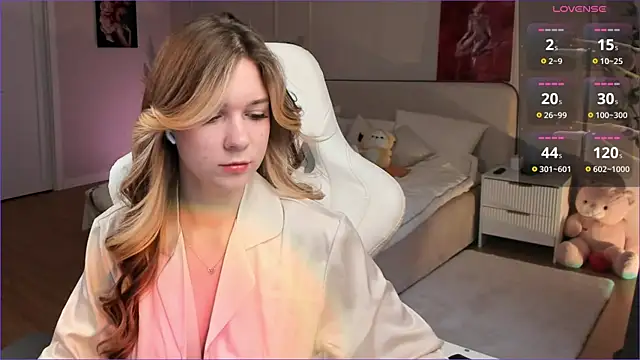Frau Lina online show from May 17, 4:28 pm