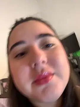 LunaGil1 online show from March 28, 1:32 pm