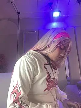 Broklinwhite  online show from June 6, 1:28 pm