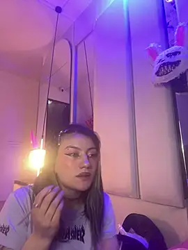 Broklinwhite  online show from July 27, 12:57 pm