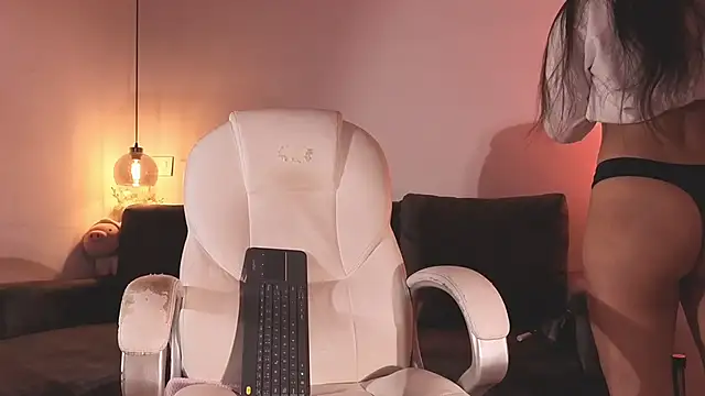 Isabella francoo online show from April 16, 11:43 am