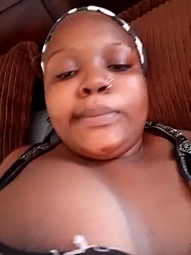 queennapal online show from April 1, 1:41 pm