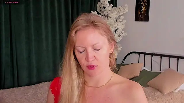 sugamomy online show from October 12, 12:35 am