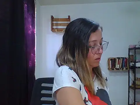 charlott ponce online show from November 4, 10:15 pm