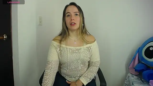 LauraSofia Cam online show from April 11, 7:50 pm