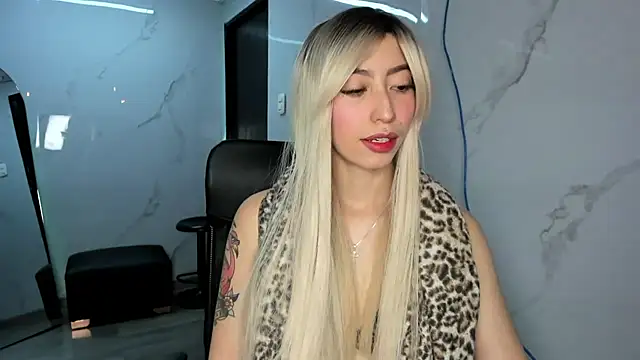 Snapshot of LilithCooperr_ chatting on October 10, 9:41 pm LilithCooperr online show from October 10, 9:41 pm