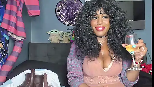 AmazonianMistress online show from November 11, 8:06 pm