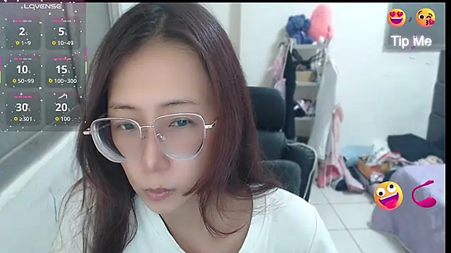 aFanny online show from July 13, 4:52 pm